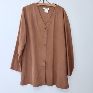 Casual Connection Women’s 100% Silk Longline Button-Down Blouse – Brown – Size M